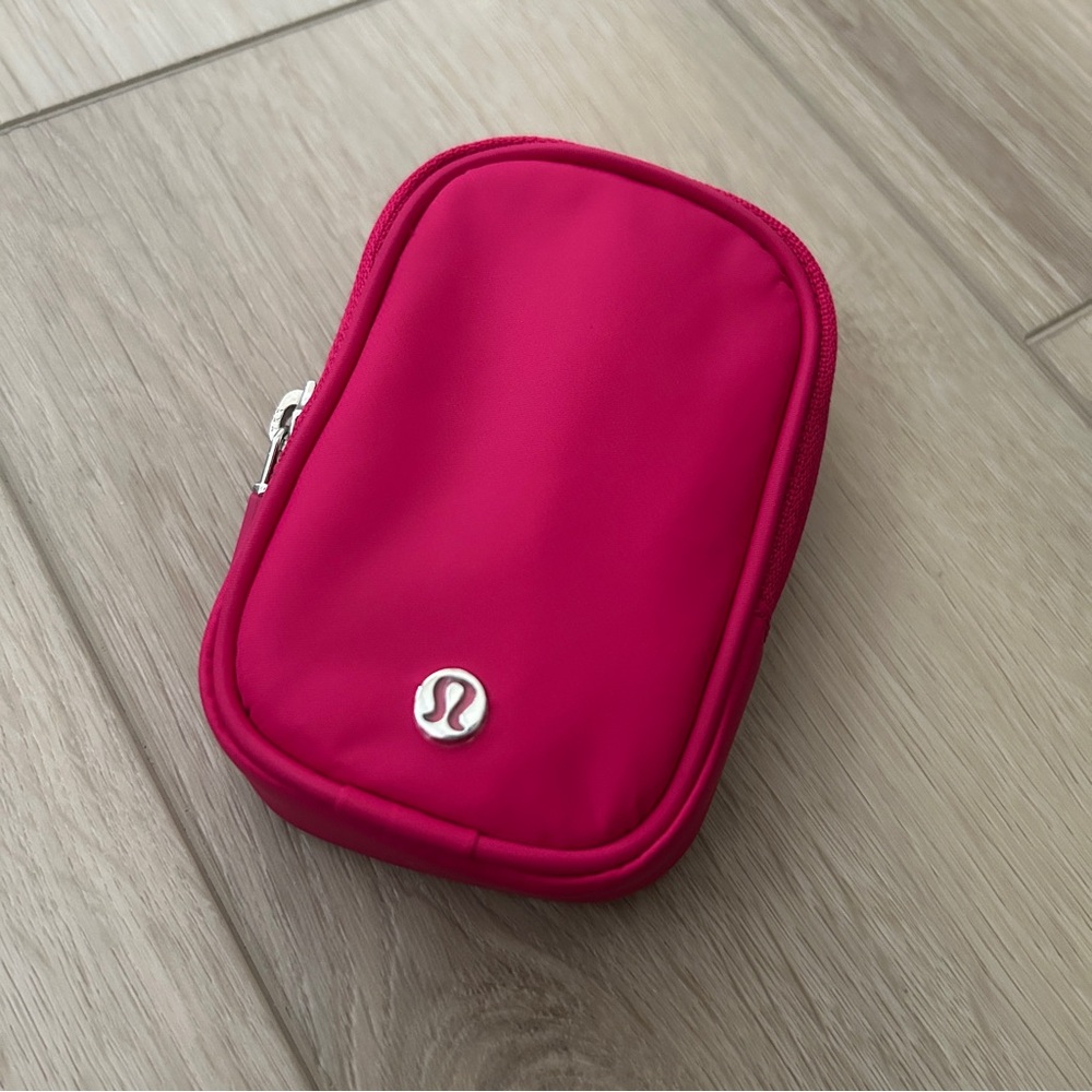 Lululemon Clippable Nano Pouch